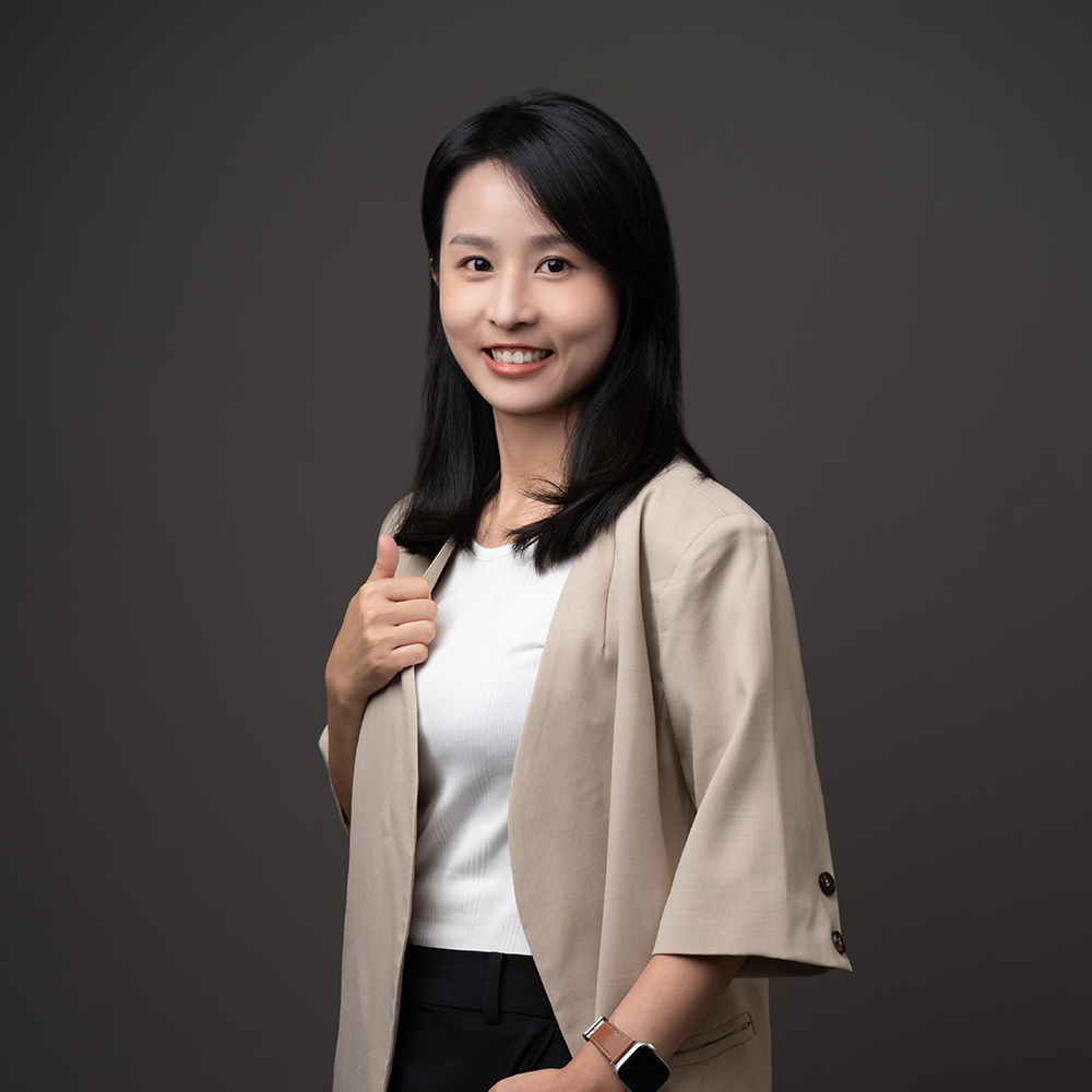 湯易樺 Aileen 湯易樺 Aileen